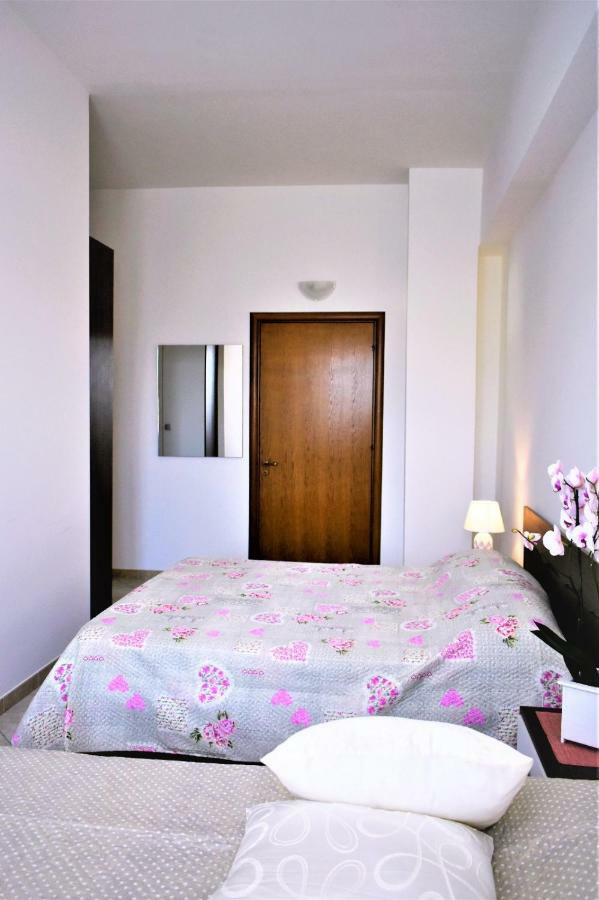 Agriturismo Santa Croce Lucugnano Exteriér fotografie