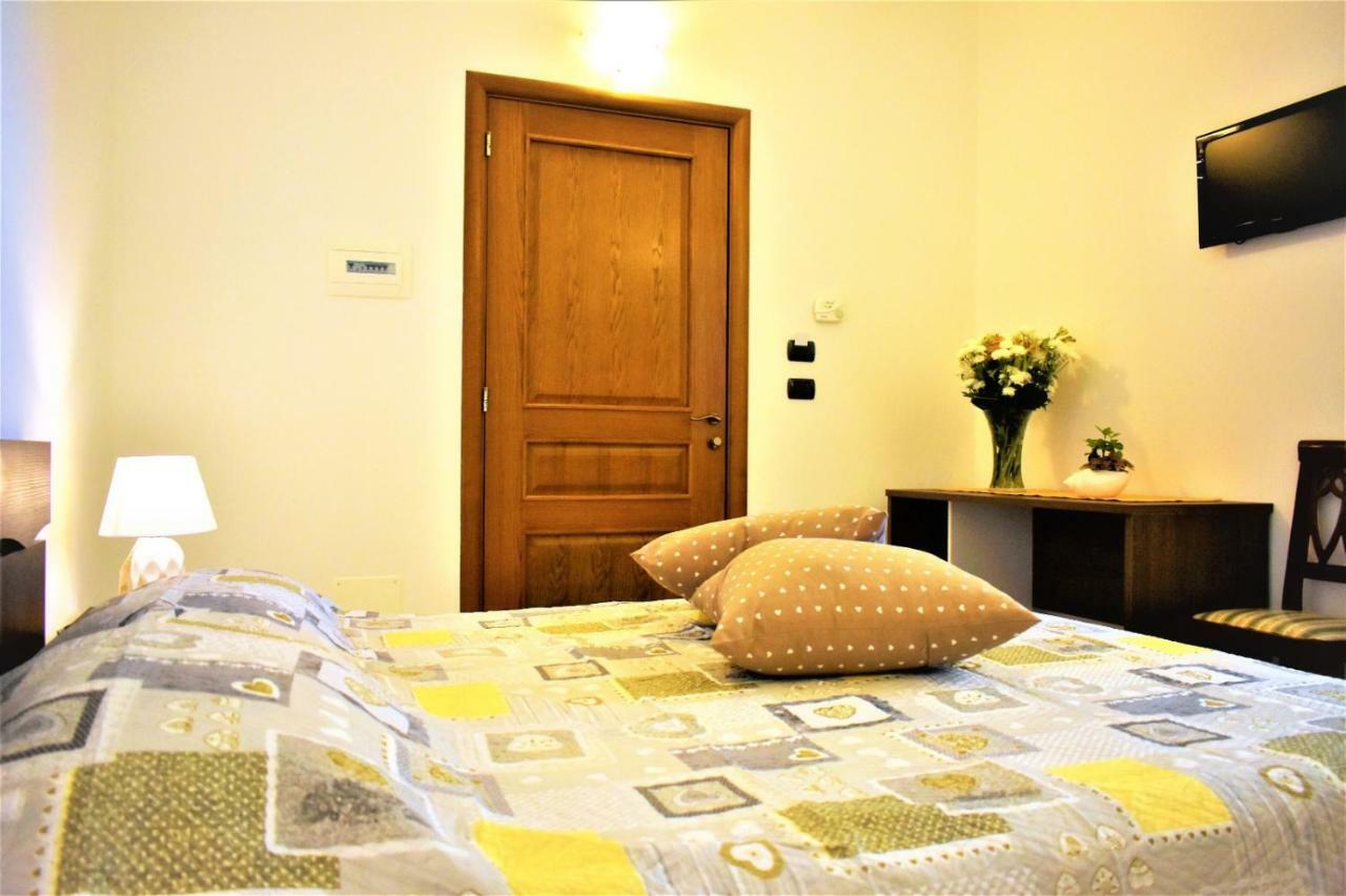 Agriturismo Santa Croce Lucugnano Exteriér fotografie